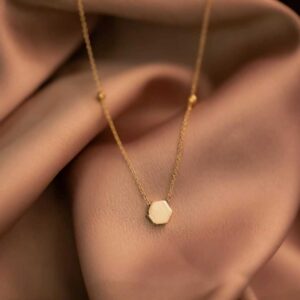 Sleek Pendant Necklace